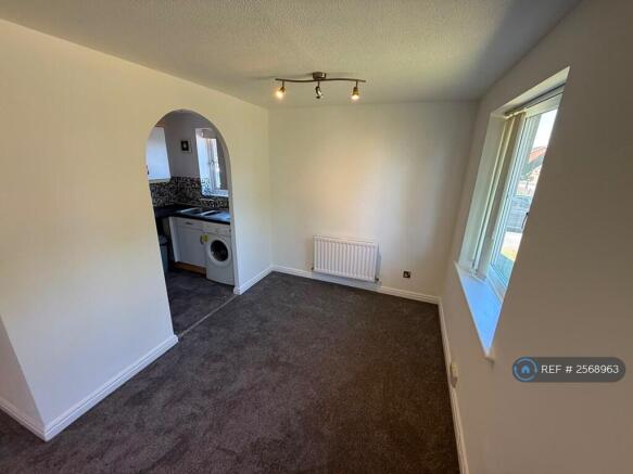 2 bed Flat to rent Image 9