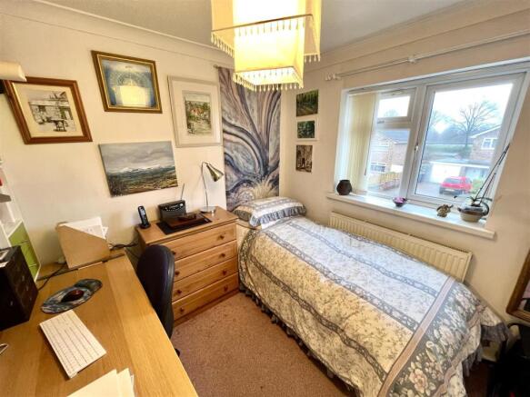BEDROOM 5