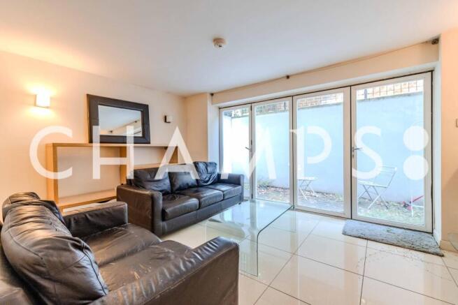 2 bed semi-detached house to rent Stanlake Road,