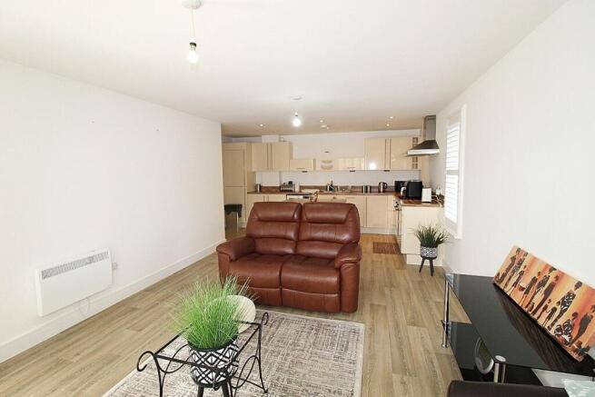 2 bed Apartment for sale Image 12