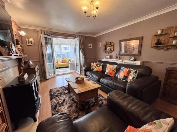 2 bed Semi-Detached for sale Image 10