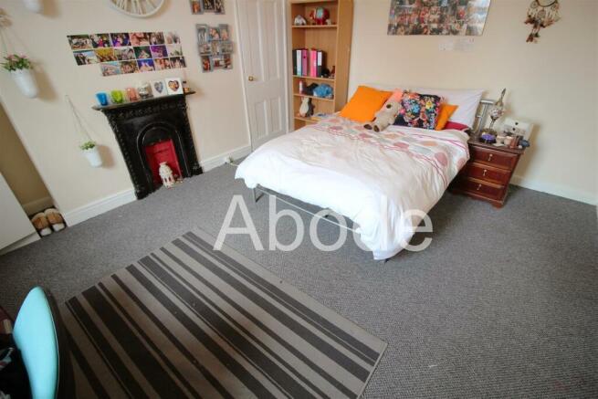 8 bed House to rent Image 11