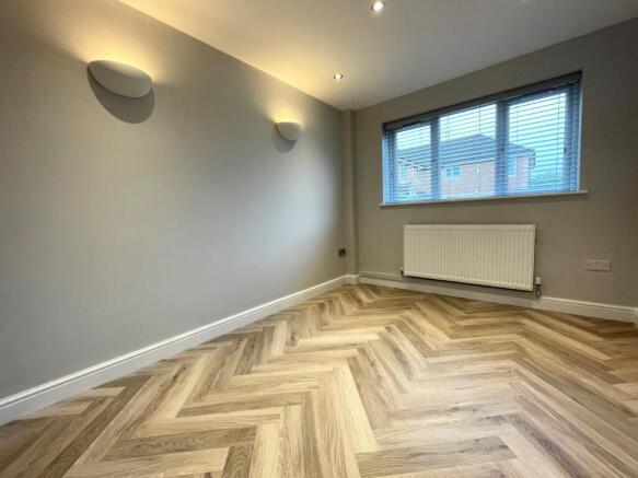 4 bed Detached to rent Image 12