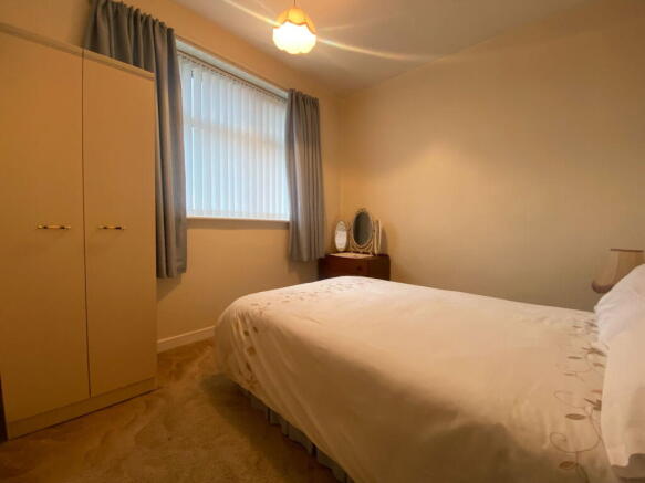 2 bed Semi-Detached Bungalow for sale Image 8
