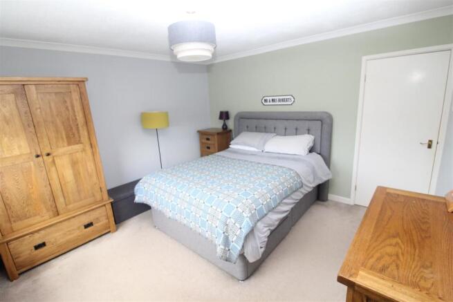 Master Bedroom.JPG