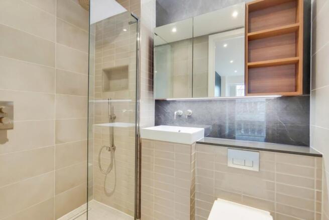 5_Main Ensuite-0