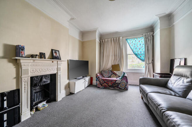 1418852-3-699c6ac...