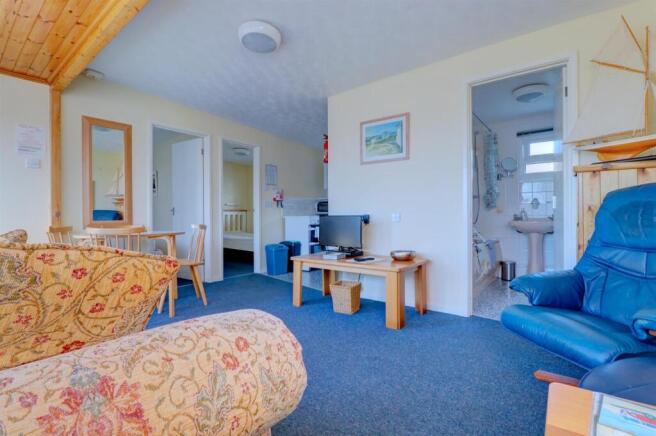 Golden Bay HV Merley Road, Westward Ho, Bideford photo 4