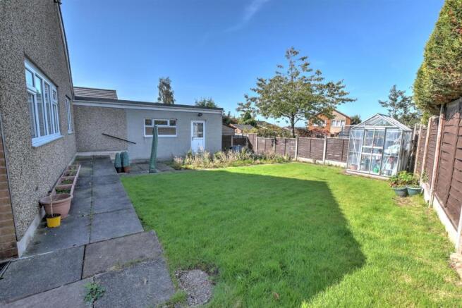 3 Rear gdn 2.jpg