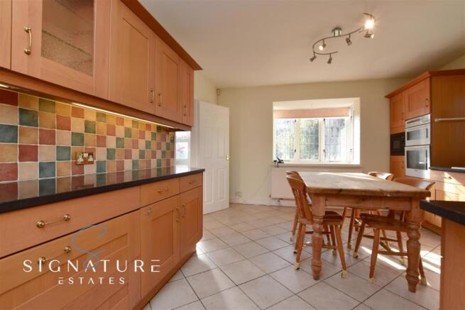Kitchen 2 (21).jpg