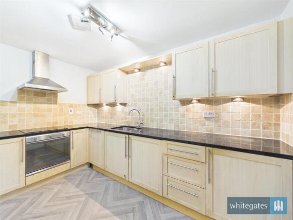 2 bed Apartment to rent Image 5