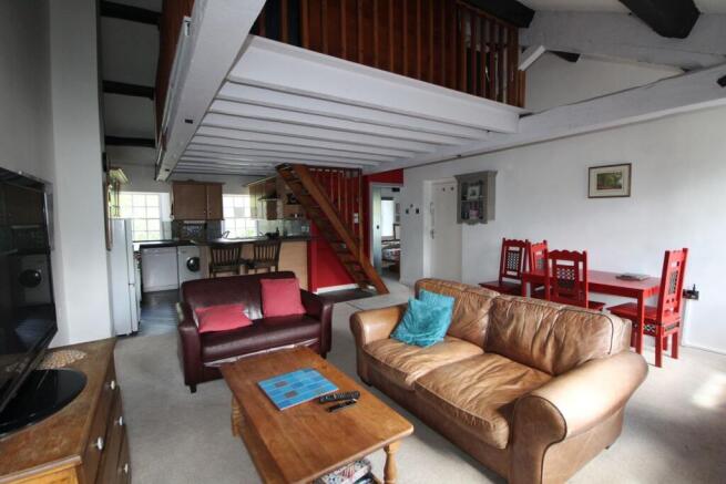 2 bed Apartment to rent Image 10