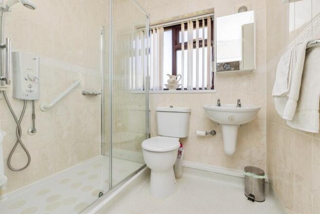 3 bed Semi-Detached Bungalow for sale Image 12