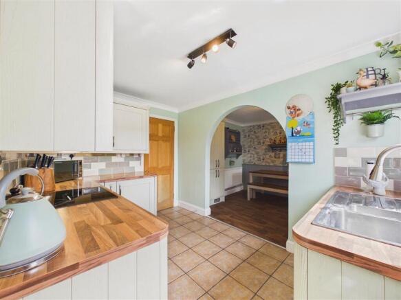 2 bed Semi-Detached for sale Image 8