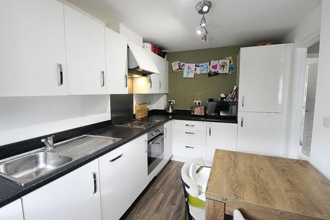 3 bed Semi-Detached for sale Image 7