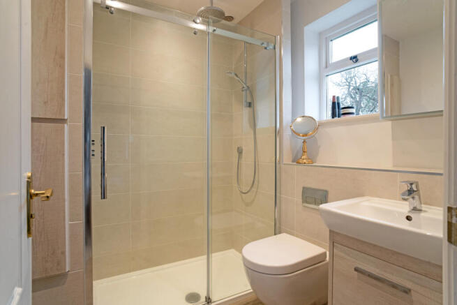 Shower room 2
