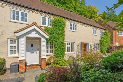 Moor Park House Way, Farnham