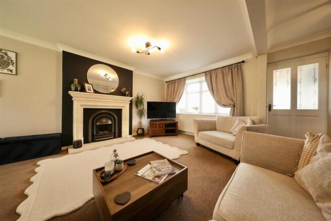 3 bed Semi-Detached for sale Image 6