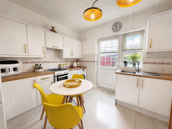 Kitchen 3.png