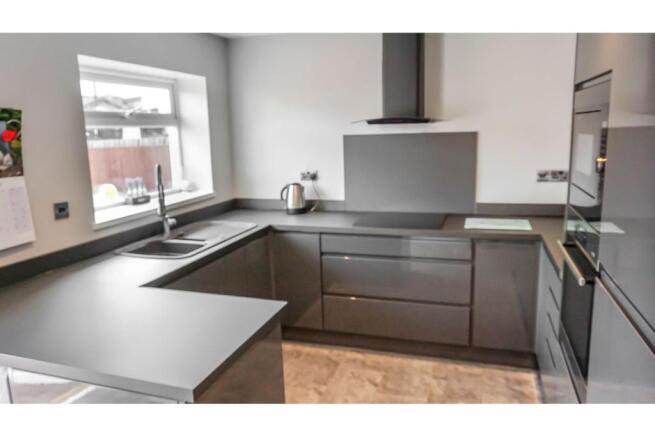 Kitchen/Breakfast