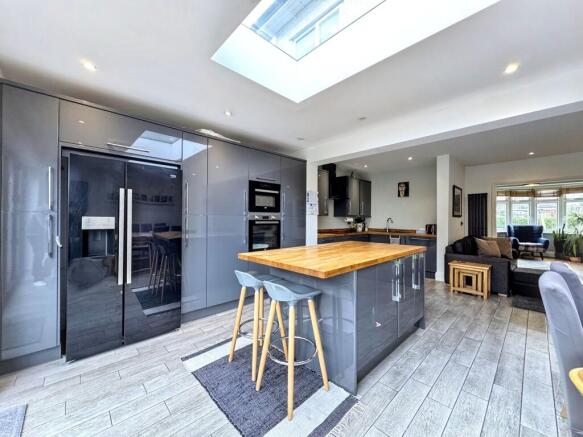 Open plan Kitchen/dining area