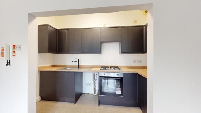 5 bed House to rent Image 4