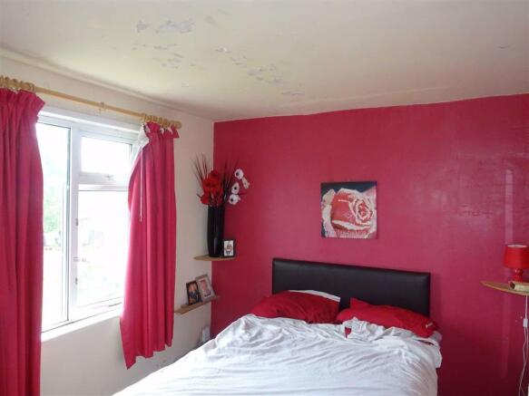 Bedroom 1 (rear) with en-suite shower