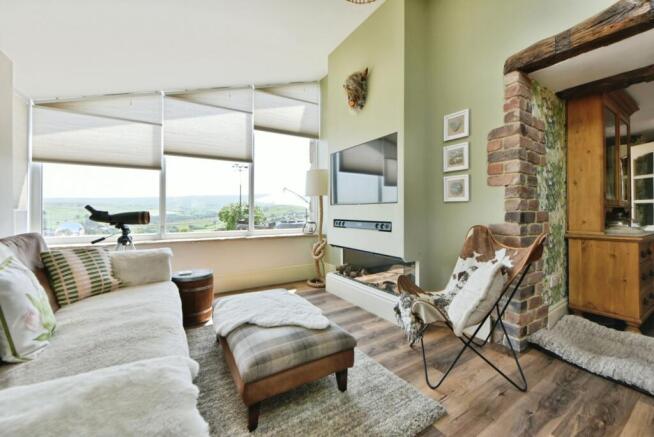 5 bed Barn Conversion for sale Image 5
