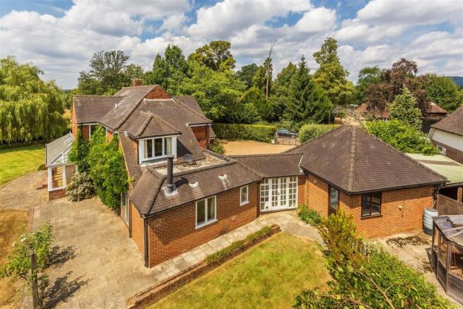 house. estate agency Dunsfold The Chestnuts