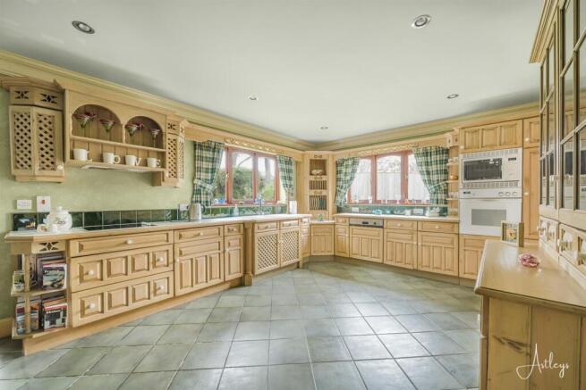 Kitchen/Breakfast Room