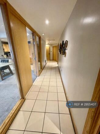 3 bed Flat to rent Image 4