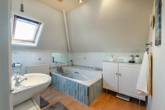 EN SUITE-1.jpg