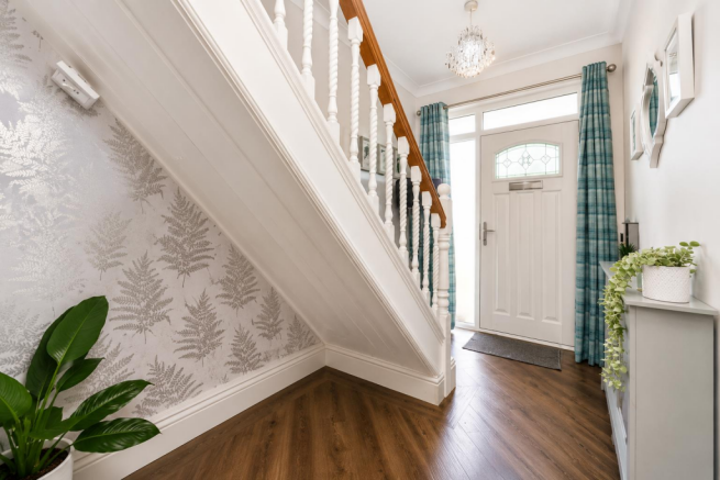 4 bed Semi-Detached for sale Image 9