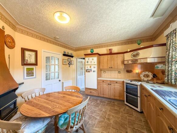 2 bed Detached Bungalow for sale Image 9