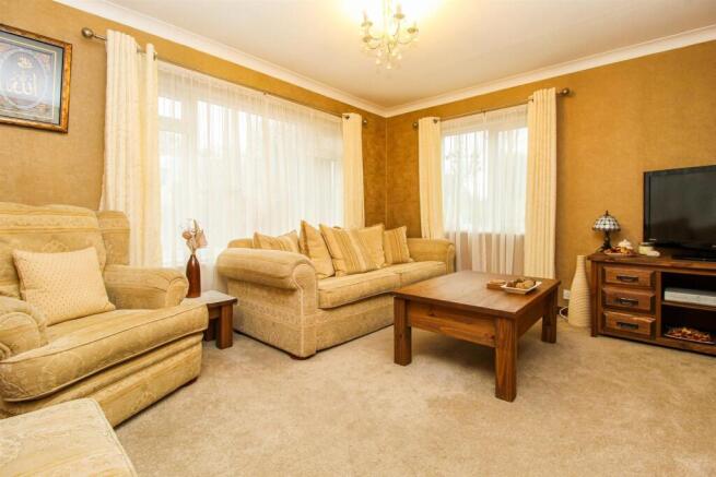 4 bed Detached Bungalow for sale Image 5