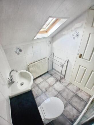 4 bed Flat to rent Image 9