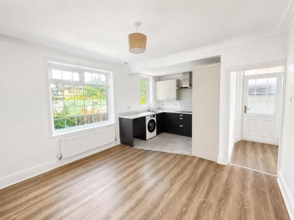 3 bed Semi-Detached for sale Image 5