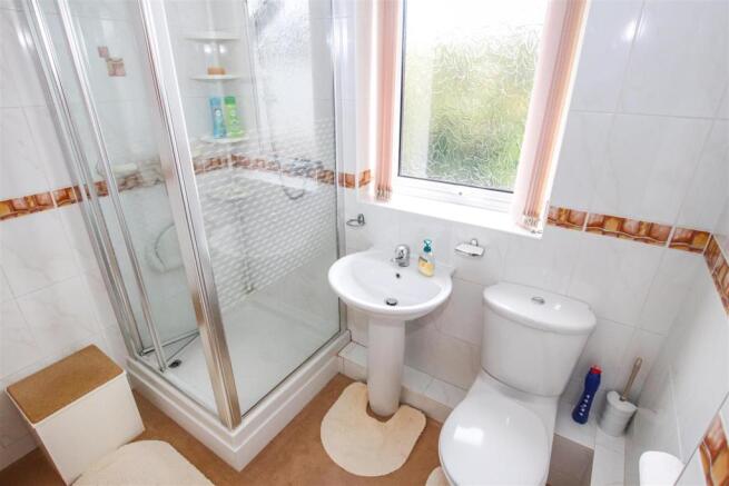 FIRST FLOOR SHOWER ROOM