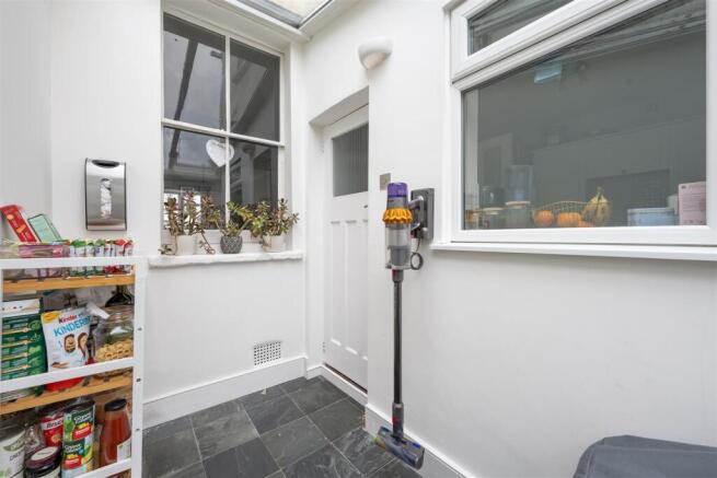 Cowley Road, E11