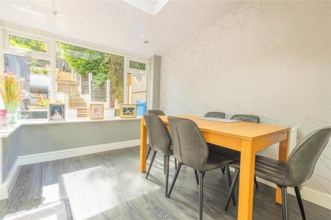 3 bed Terraced for sale Image 9