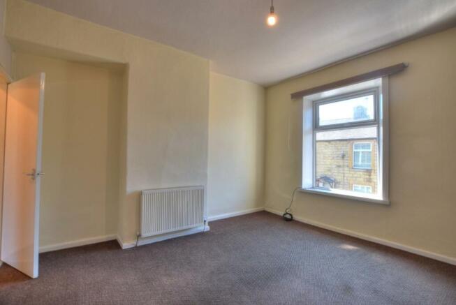BEDROOM 1_2.jpg