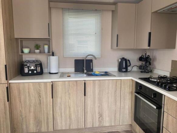 2 bed Caravan for sale Image 7