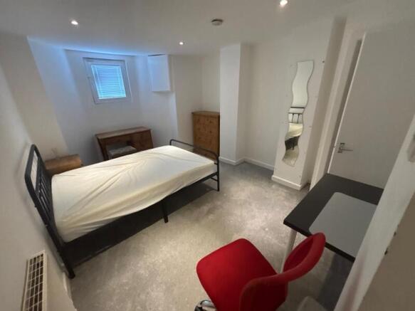 7 bed Terraced to rent Image 7