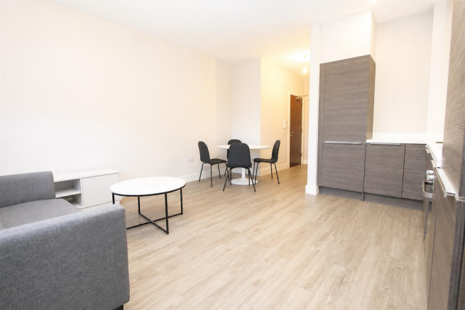 1 bed Flat to rent Image 6