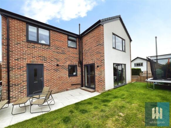 4 bed Detached for sale Image 6