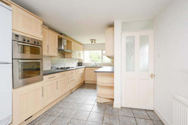 64 Griffiths Road-4