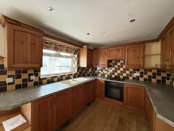 4 bed Detached for sale Image 10