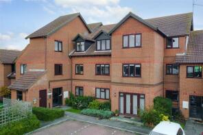 13, Sadlers Court, Wokingham RG41 5AF