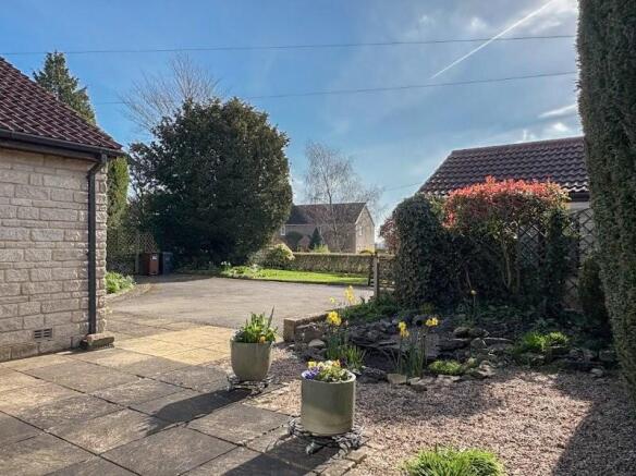 4 bed Detached Bungalow for sale Image 5