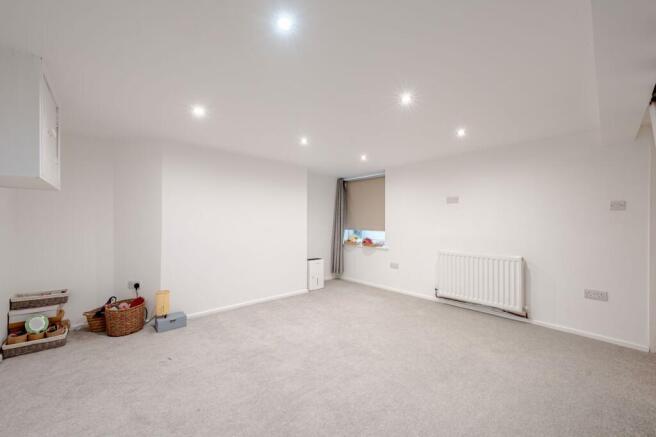 1 bed Flat for sale Image 8